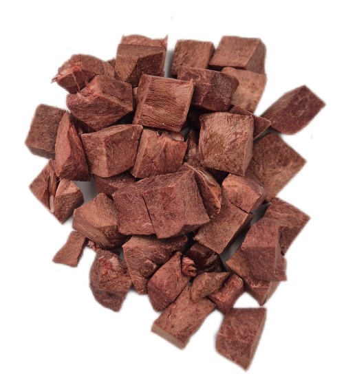 Liofilizowane smaczki z końskich serc 70 g dla psa i kota - produkt z bliska